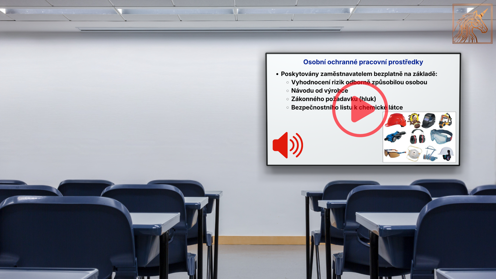 HR manažerka věnuje čas individuálnímu přístupu místo rutinního školení